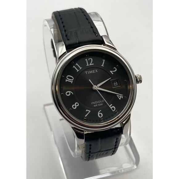 Timex Mens Indiglo Watch 35mm New Battery New Italian Leather Band WR 50M Date - Picture 1 of 12